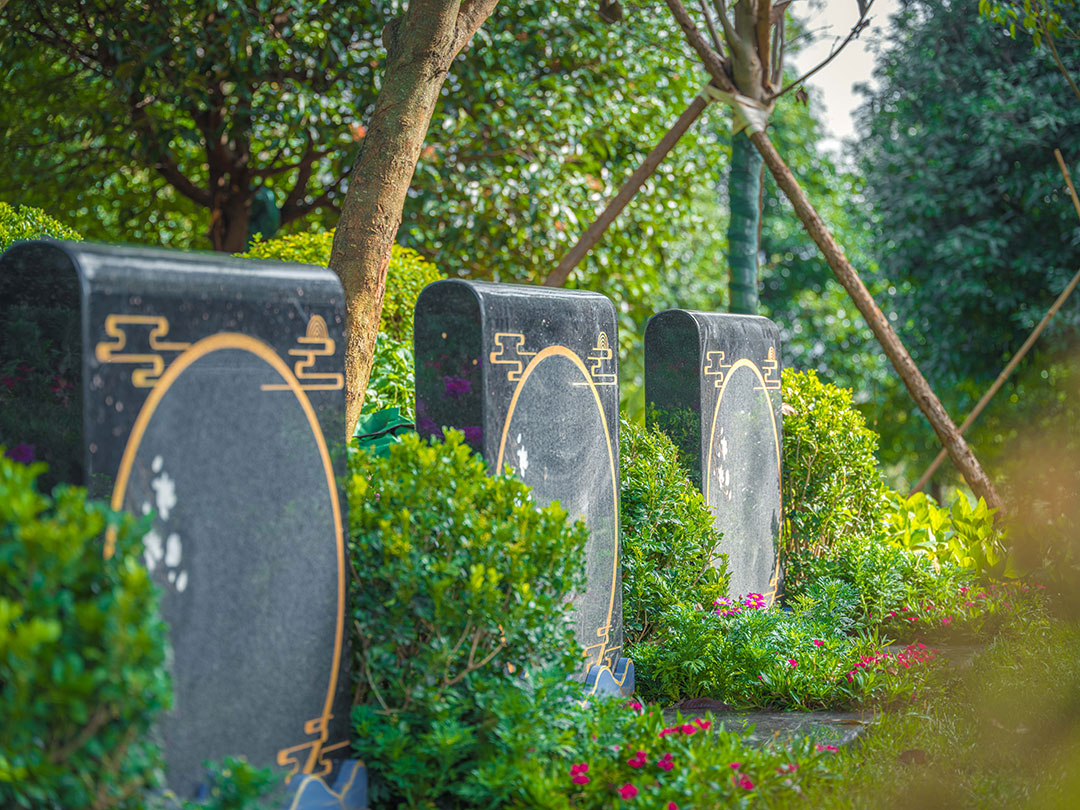 昆明抚仙湖人文纪念园墓碑样式